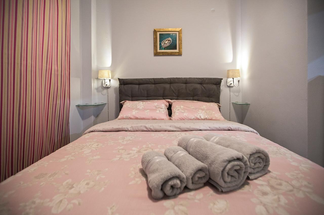 Paradise Apartment In Peiraiki ピレウス エクステリア 写真